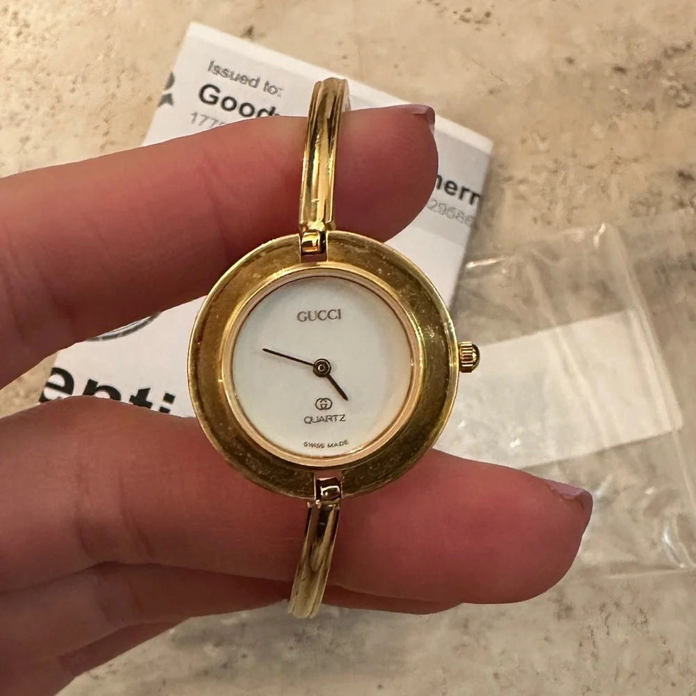 Gucci Bezel Elegant Gold Watch